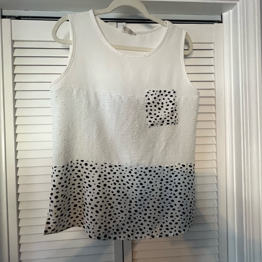 Black and White Spotted Base Pocket Tee